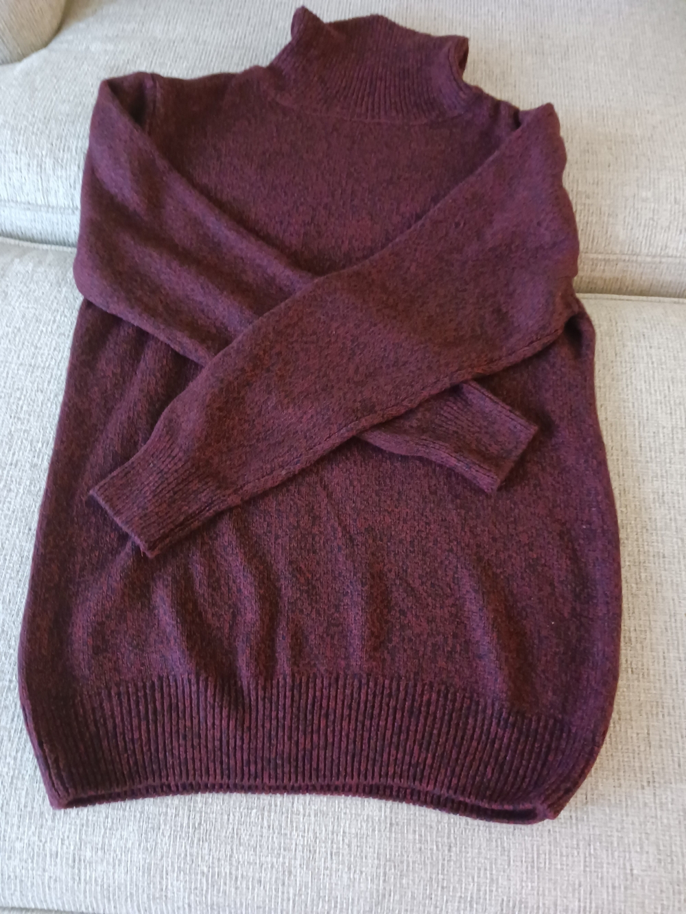 Women's Turtleneck Sweater in Burgundy